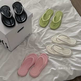 女EVA沙滩家居浴室凉拖室内防滑简约踩屎感纯色夹 角外穿人字拖鞋