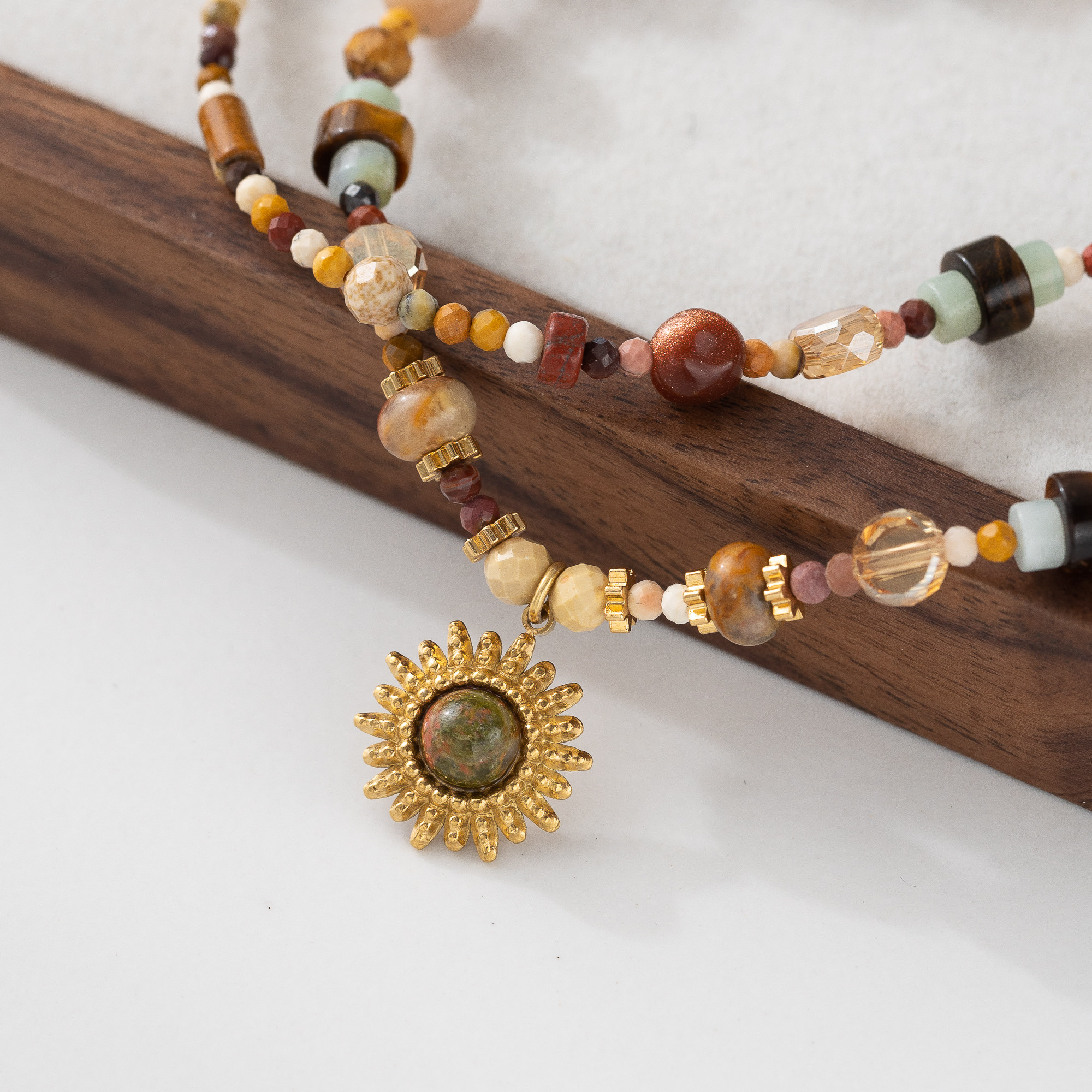 美拉德系小众老钱风虎眼石串珠项链高级感轻奢原创设计秋冬毛衣