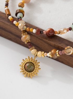 美拉德系小众老钱风虎眼石串珠项链高级感轻奢原创设计秋冬毛衣