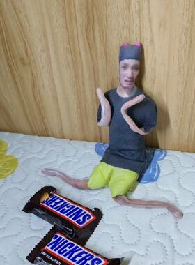 李硕珉金玟奎抽象老鼠干搞笑公仔铁丝骨架无白边可凹造型抽象