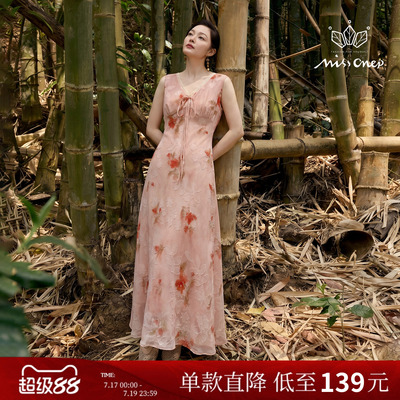 浪漫V领蕾丝玫瑰印花无袖连衣裙