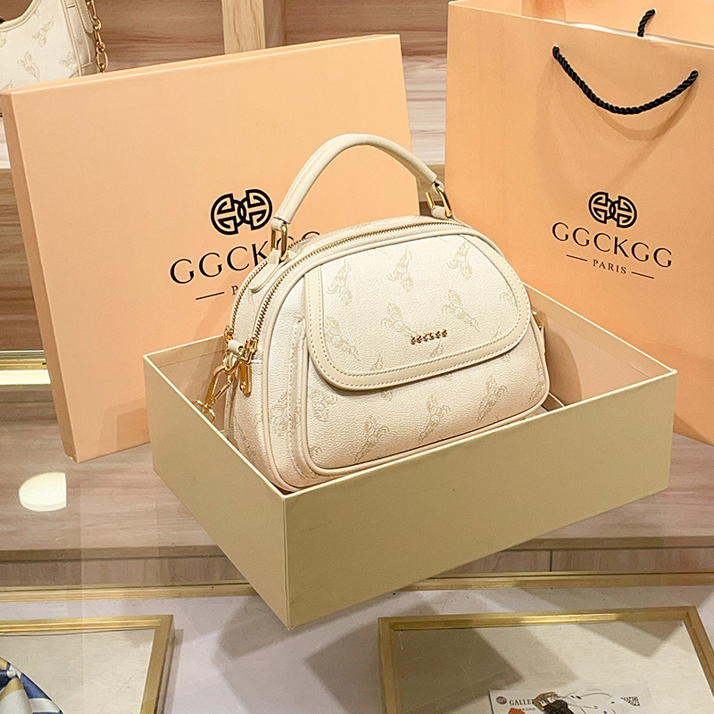 香港品牌2026新款手提小方包女通勤轻奢简约波士顿包高级感单肩包,箱包皮具/热销女包/男包,单肩包,淘宝优惠券,粉丝福利购,淘宝优惠卷