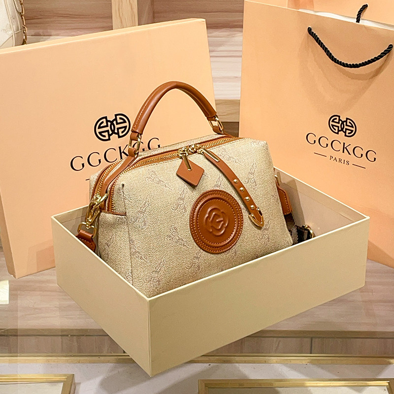 香港复古波士顿包女2026新款百搭时尚通勤手提斜挎包高级感枕头包,箱包皮具/热销女包/男包,波士顿包,淘宝优惠券,粉丝福利购,淘宝优惠卷