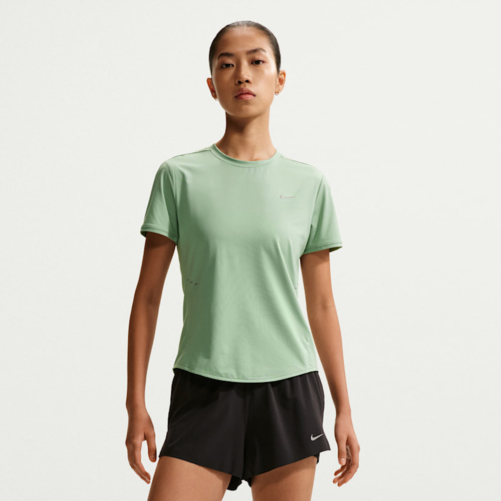 滔搏NIKE耐克女子运动休闲短袖T恤HM9699-006