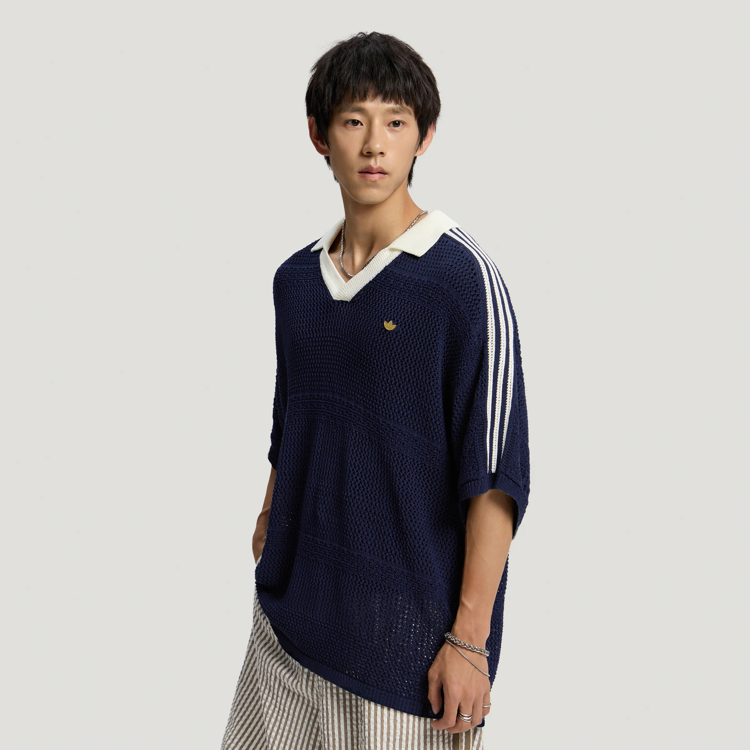 adidas阿迪达斯三叶草男子假日风镂空针织运动休闲短袖T恤KW5685