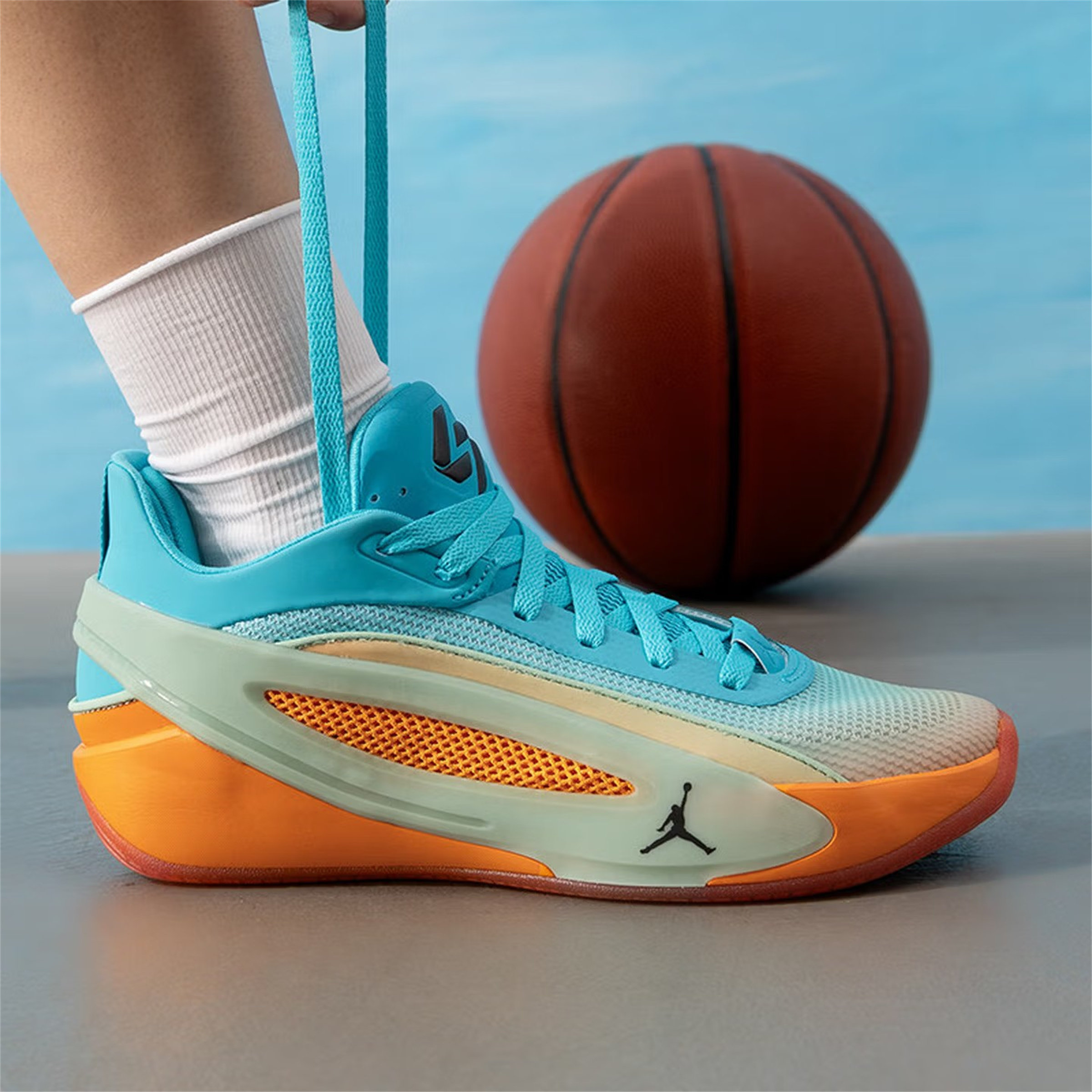 NIKE耐克大童JORDAN LUKA 5 LIFE东契奇运动训练篮球鞋IU2366-900