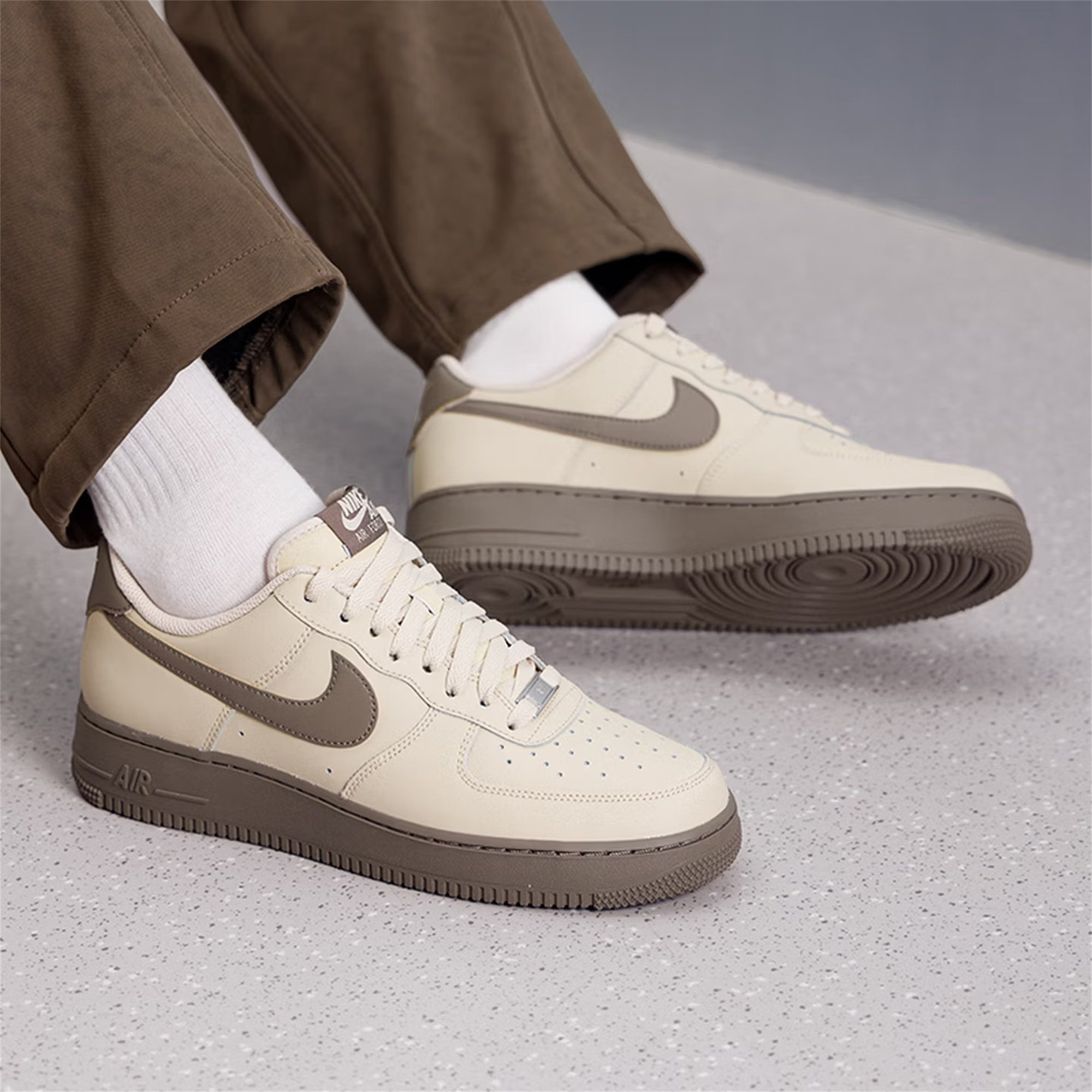 NIKE耐克男子AIR FORCE 1 '07空军一号AF1运动休闲鞋FJ4146-201