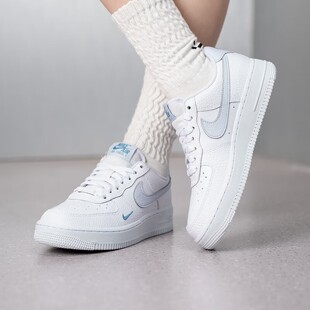 NIKE耐克女子WMNS AIR FORCE 1 '07运动休闲鞋HV2511-100