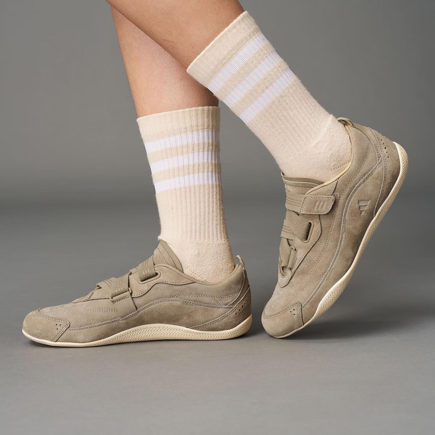adidas阿迪达斯女子URBAN REVERIE芭蕾风鞋子运动休闲鞋JS2444