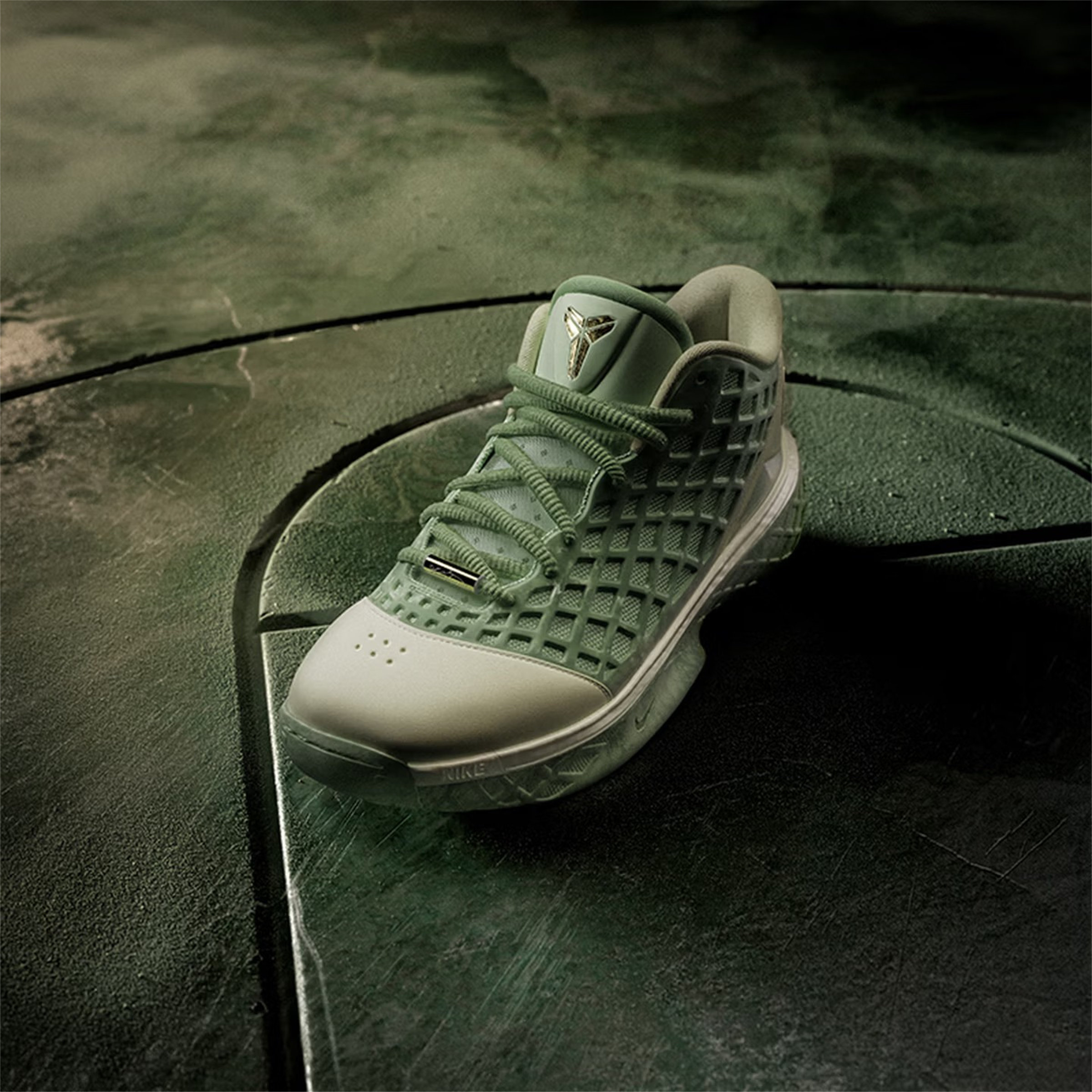 NIKE耐克KOBE III LOPROTRO科比3男子运动训练篮球鞋IX2017-100