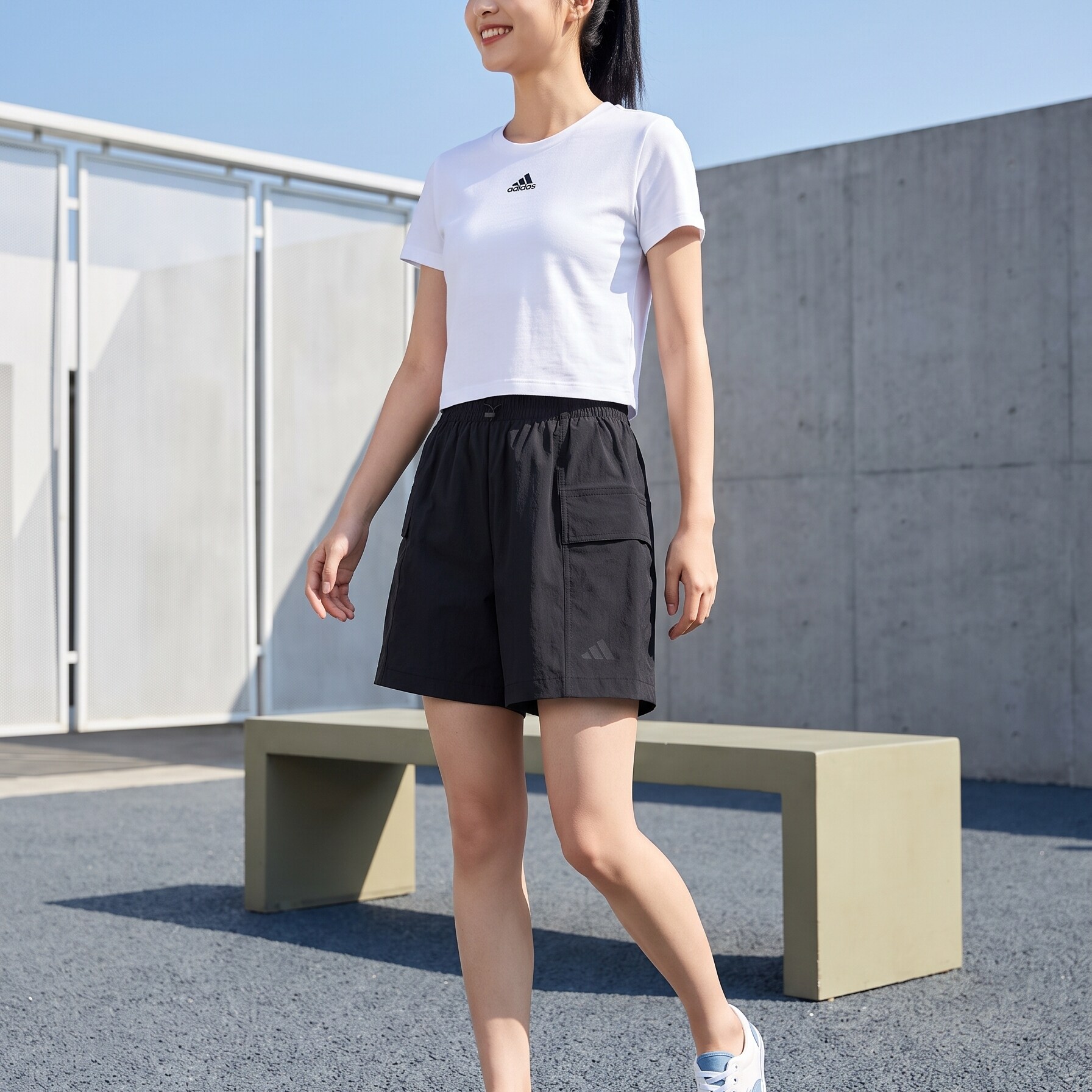 滔搏adidas阿迪达斯女子百搭潮流时尚运动休闲梭织短裤KS5374