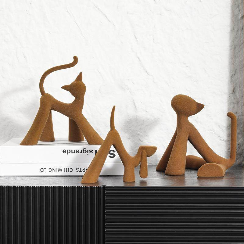 简约现代植绒猫创意摆件高级感小众抽象艺术客厅电视柜桌面装饰品