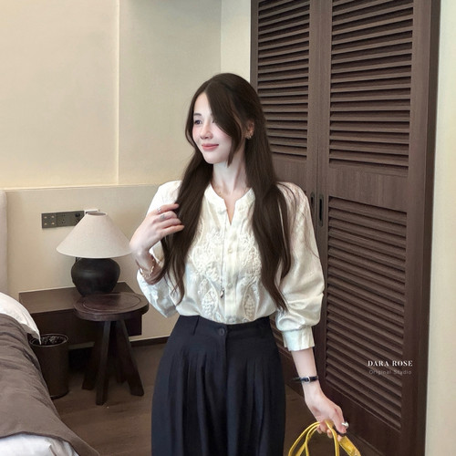 DARA ROSE-衬衫显瘦小众设计简约长袖衬衣小衫(含100棉料)QK9683