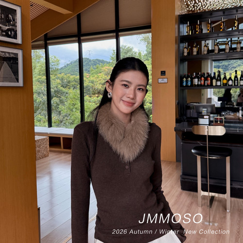 ZY GODDESS-搭羊毛打底针织衫(配仿狐狸毛领)JEM8252