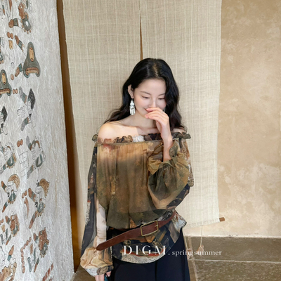 DIGM-春上新法式复古晕染印花一字肩露肩宽松显瘦小衫DB19562