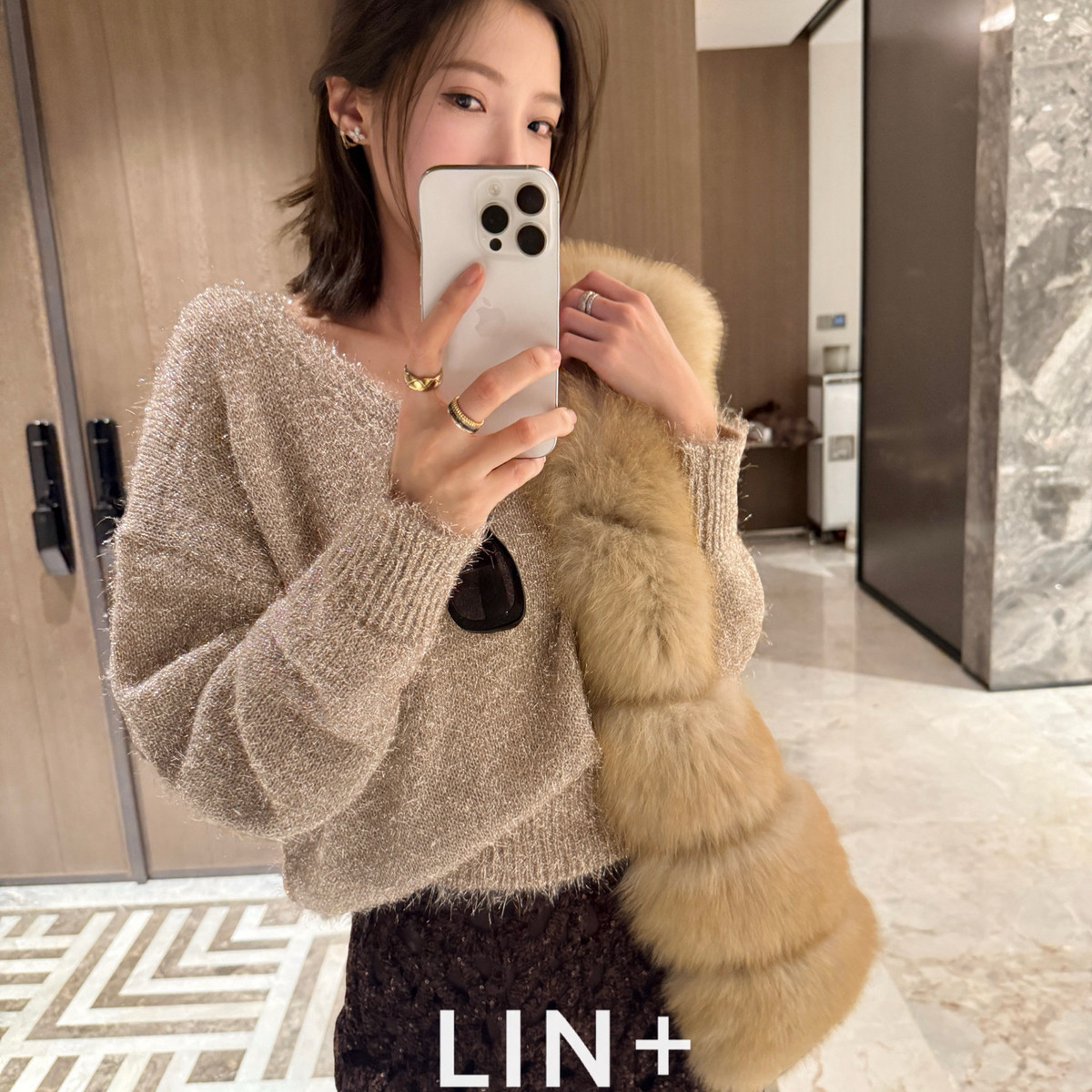 LIN+  -你耀眼26年春V领亮丝小香气质优雅套头年会保暖毛衣,女装/女士精品,毛针织衫,淘宝优惠券,粉丝福利购,淘宝优惠卷