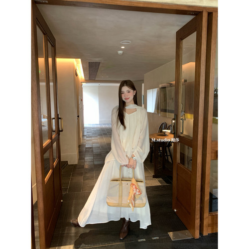 MSTUDIO漫莎-秋上新气质清冷感拼接丝巾设计感早秋小衫+宽松c7512