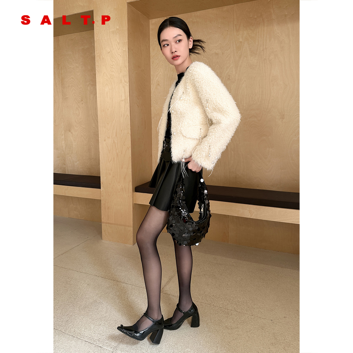 SALT.P可颜2024年冬季新款千金风羽毛珠饰圈圈绒小香风短外套女