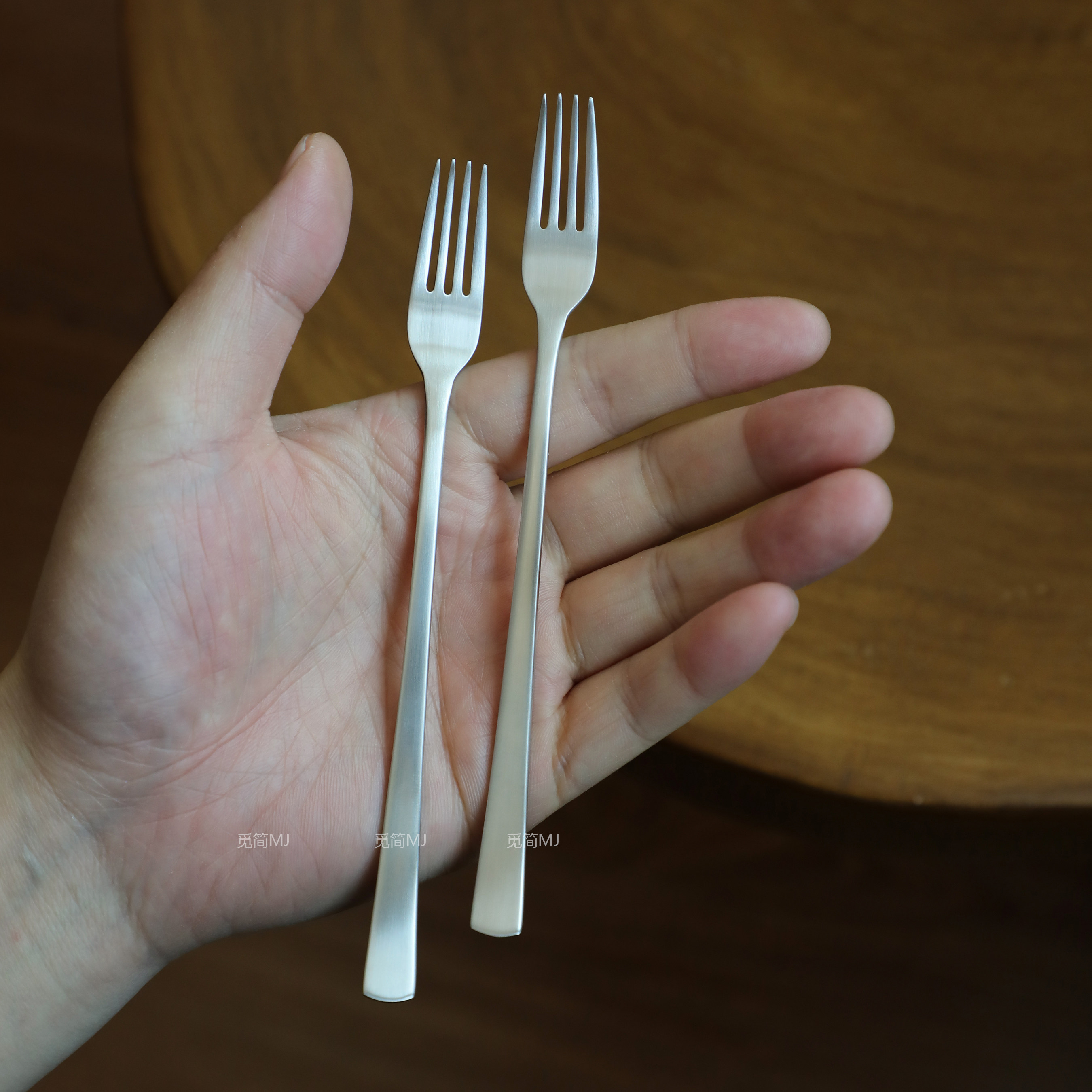 18/10不锈钢加长柄水果叉子高级感甜品叉子304四齿沙拉叉高颜值