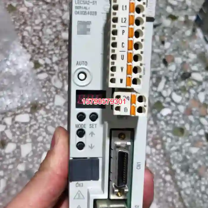 议价 驱动器LECSA2-S1  一个，充