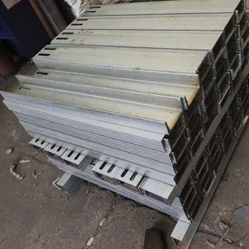 槽钢转接激光切割下料幕墙u型连接件件带孔型材激光切管