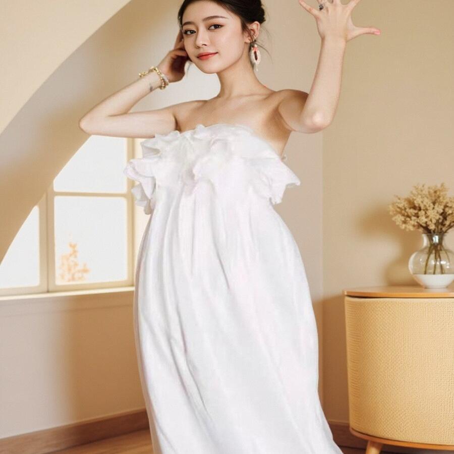 直销高级感小众婚礼晨袍女新娘订婚领证登记白色一字肩抹胸礼服连
