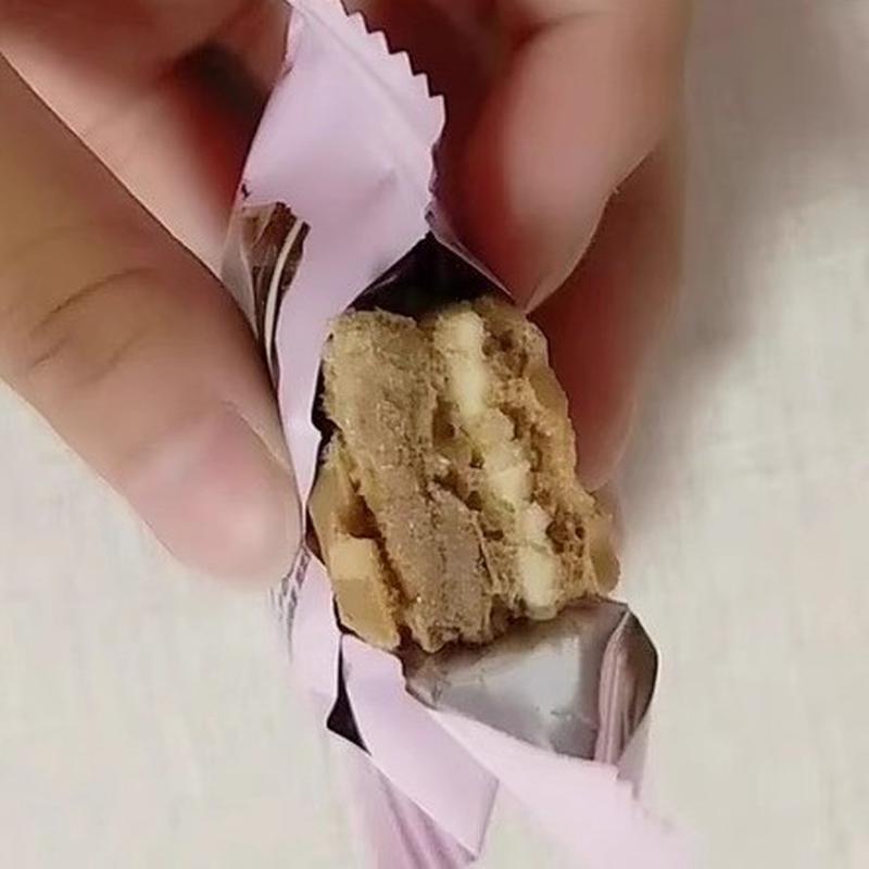 40枚9.9】威化小方牛奶巧克力冰激凌三层夹心威化饼干休闲零食品