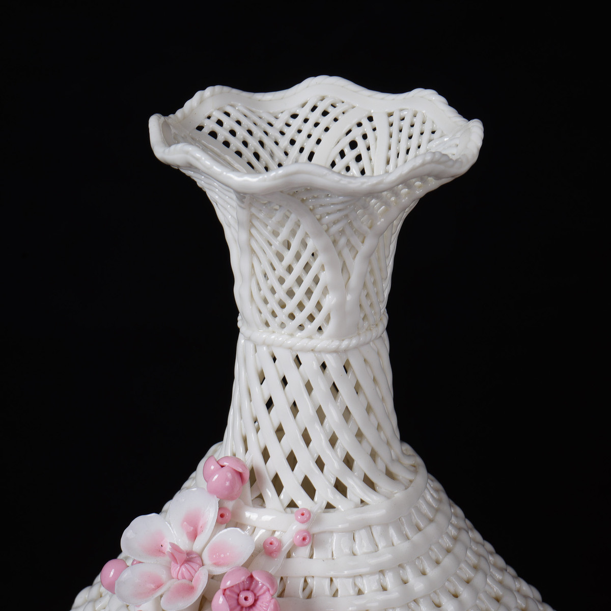 中国白梅花玉壶春瓷雕陶瓷花瓶 现代家居饰品创意镂空工艺品摆件