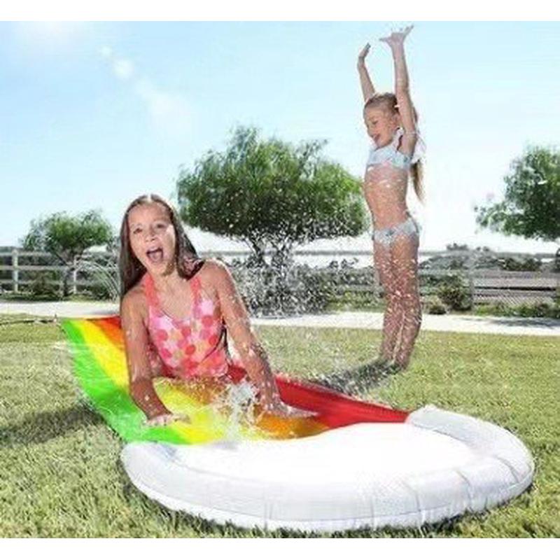 厂家现货pvc彩虹云朵滑水道户外亲子儿童滑水喷水草坪道