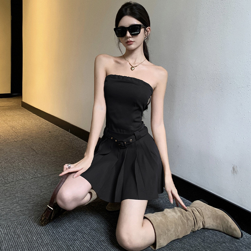 高货辣妹性感抹胸裙子高级感小个子修身显瘦收腰短款百褶连衣裙女