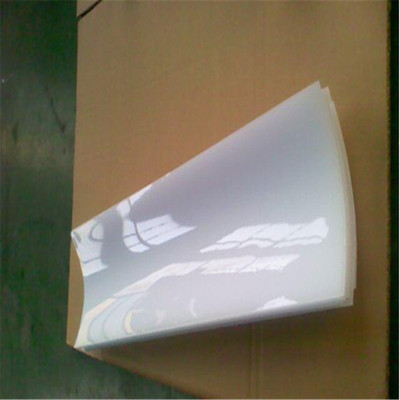 扩供应2mm乳白色pc磨砂厂家散板led广告灯箱专用pc均光散光板