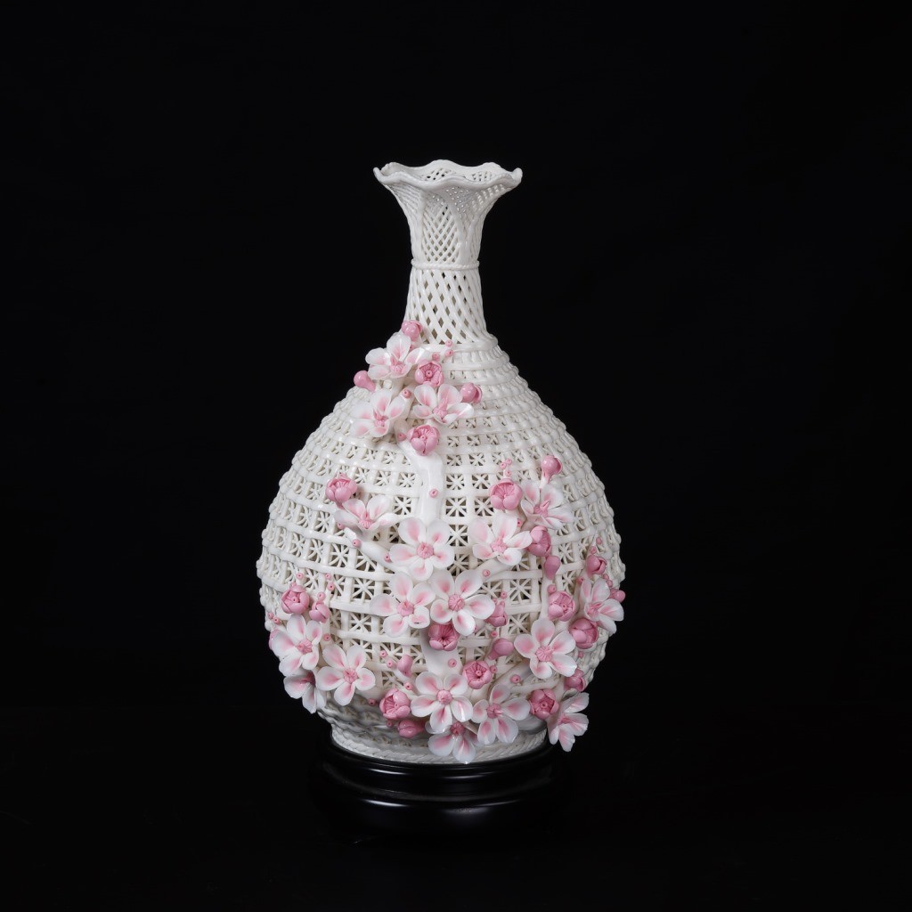 中国白梅花玉壶春镂空家居饰品 现代陶瓷花瓶创意瓷雕工艺品摆件