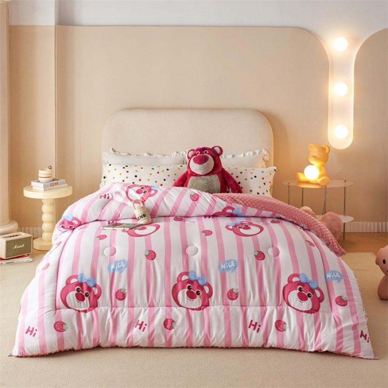 草莓熊豆豆被卡通水洗棉被子秋冬季加厚幼儿园盖被被芯礼品被批发