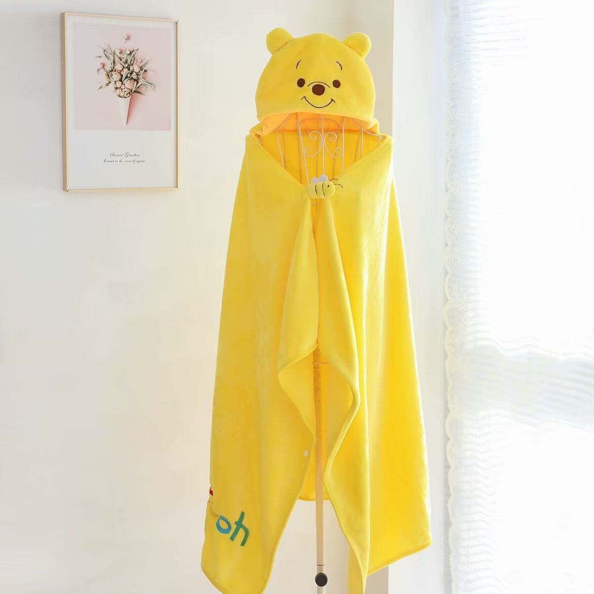 黄色蜜蜂维尼披风可爱毛绒斗篷披肩办公室女生空调午睡盖腿小毯子