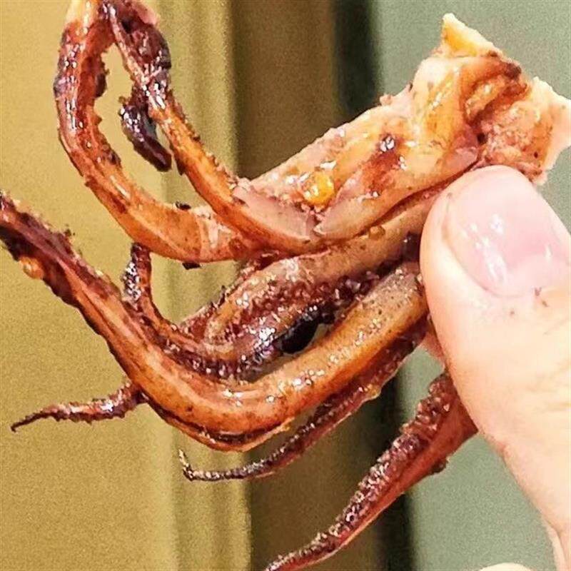 现货鱿鱼头现烤大连特产开袋即食香辣鱿鱼须Q弹休闲网红零食