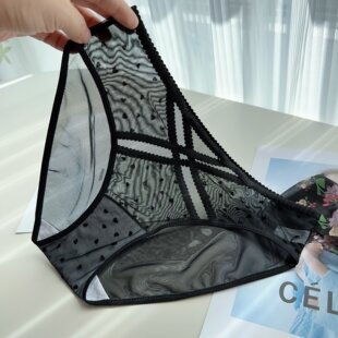 新款不对称设计交叉蕾丝女士内裤 中低腰缎面刺绣高弹女三角内裤