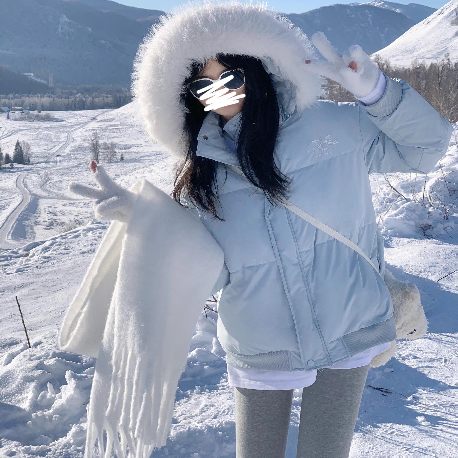 奶蓝色毛领羽绒棉服女款2