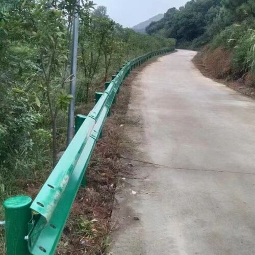厂家直销波形护栏板防撞护栏板两波三波热镀锌喷塑国标非标护栏板