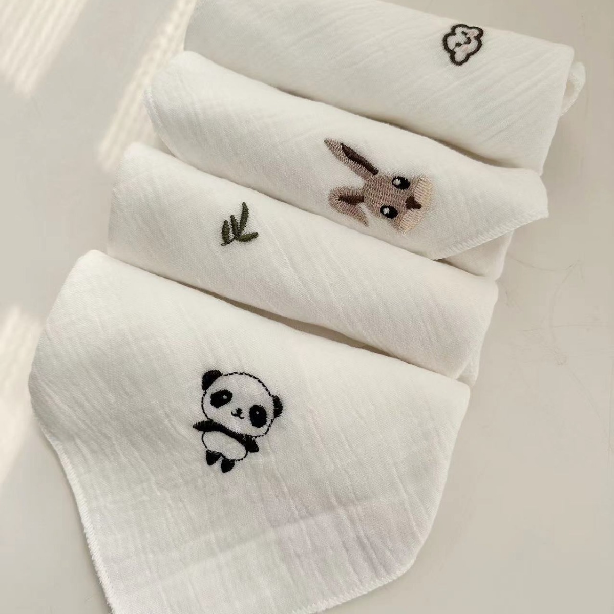 四条装A类婴儿纯棉纱布四层小方巾宝宝手帕纱布洗脸巾刺绣口水巾