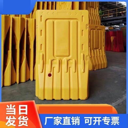 新料三孔水马1.2米注水围挡吹塑1.8米市政围栏分流隔离移动护栏河