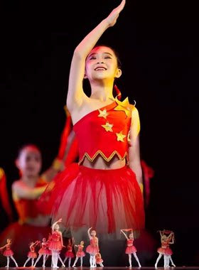 新款红旗小小一角舞蹈服幼儿红星闪闪演出服中小学生红领巾合唱服