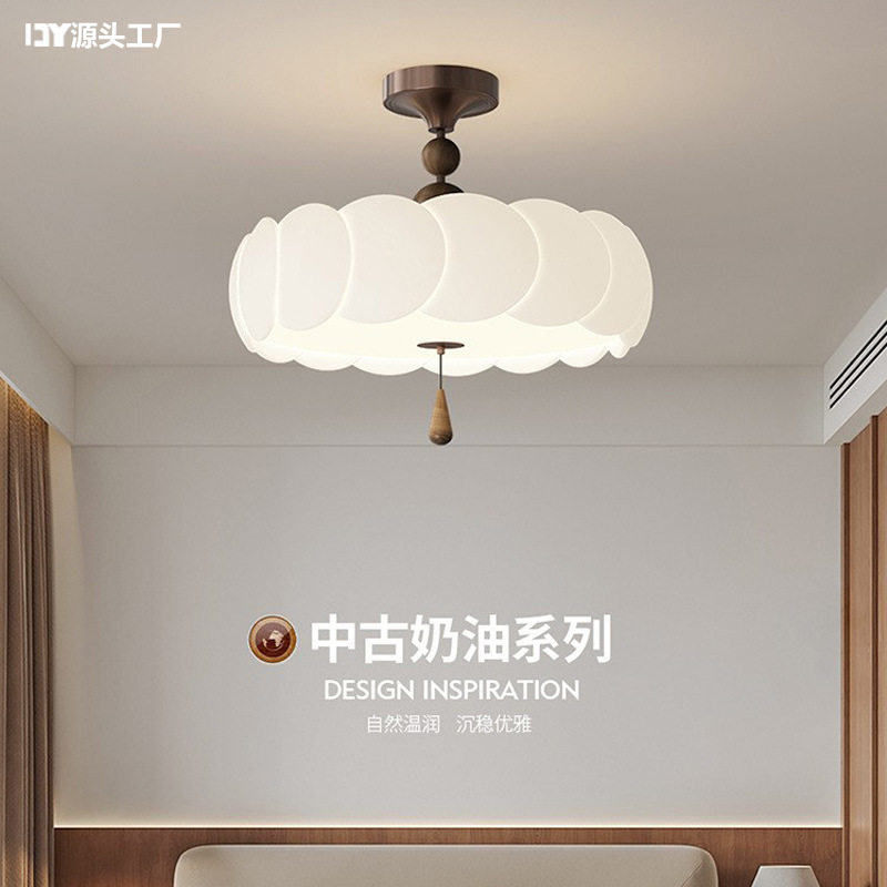 法式中古风卧室吸顶灯复古胡桃木色儿童房护眼温馨浪漫主卧房间灯
