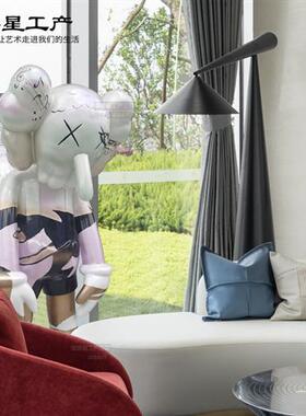 网红潮玩kaws暴力熊不锈钢金属室内卡通雕塑售楼部样板房公仔摆件