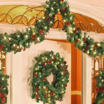Christmas Garlands Christmas Wreaths with Pinecones Red Berr