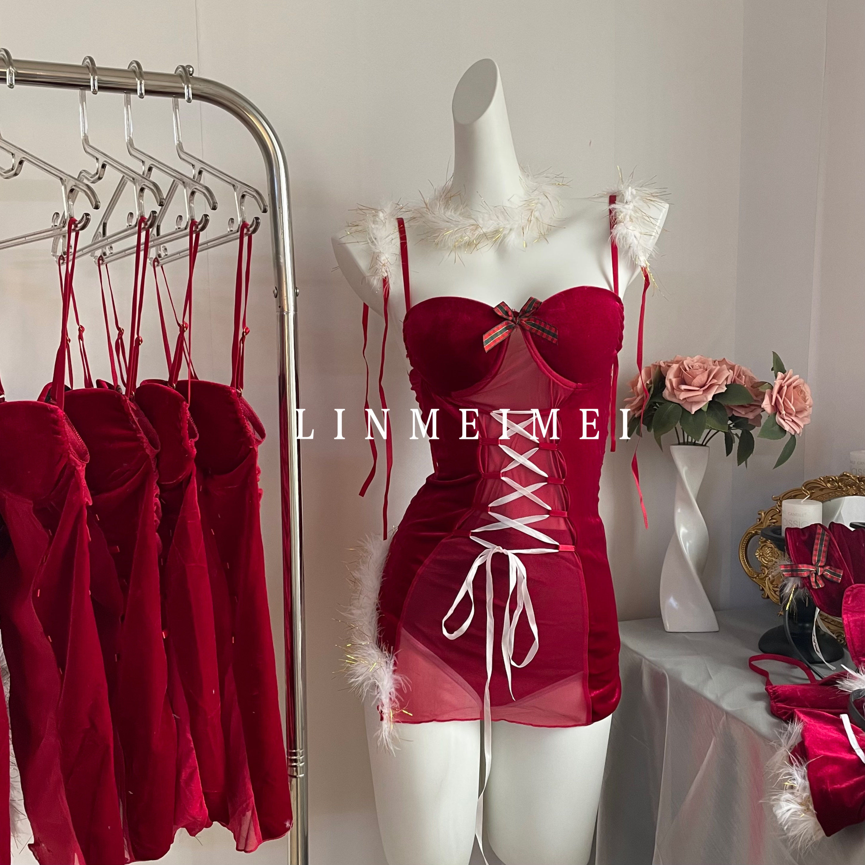 林妹妹 甜美纯欲性感圣诞兔女郎吊带睡裙 丝绒质地