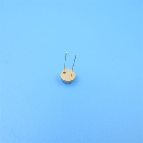 420nm-675hnm峰值波长565nm8.13mm直径金属封装硅光电二极管BPW21