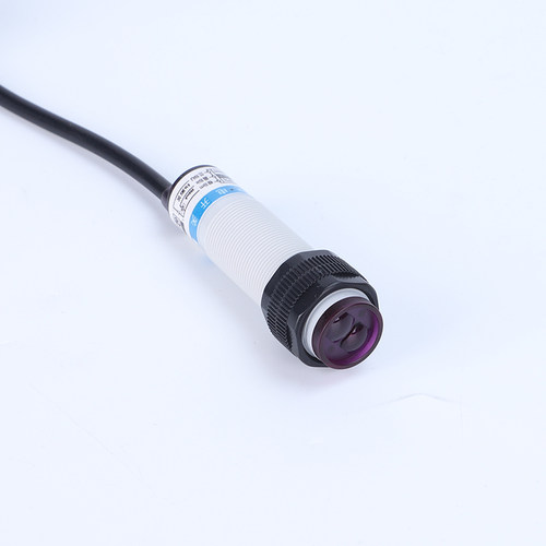 M18漫反射光电开关E3F-DS30C4 三线NPN常开红外对射接近传感器24V