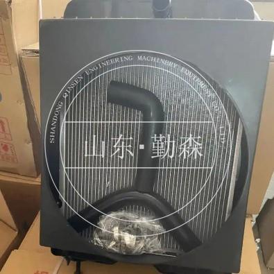 装载机配件各种型号齐全WA420水箱424-03-21221