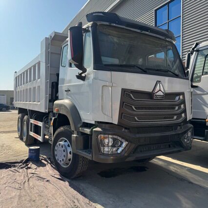 厂家直销6*4后八轮渣土自卸车