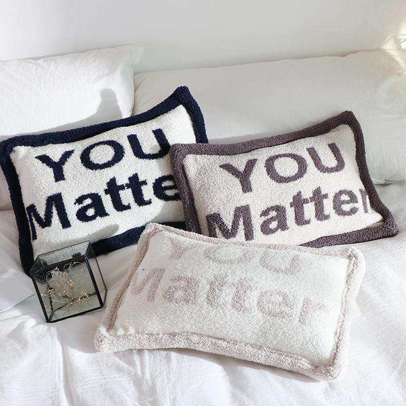 YOUMatter时尚英文字母抱枕简约毛绒靠枕沙发装饰腰靠汽车腰枕